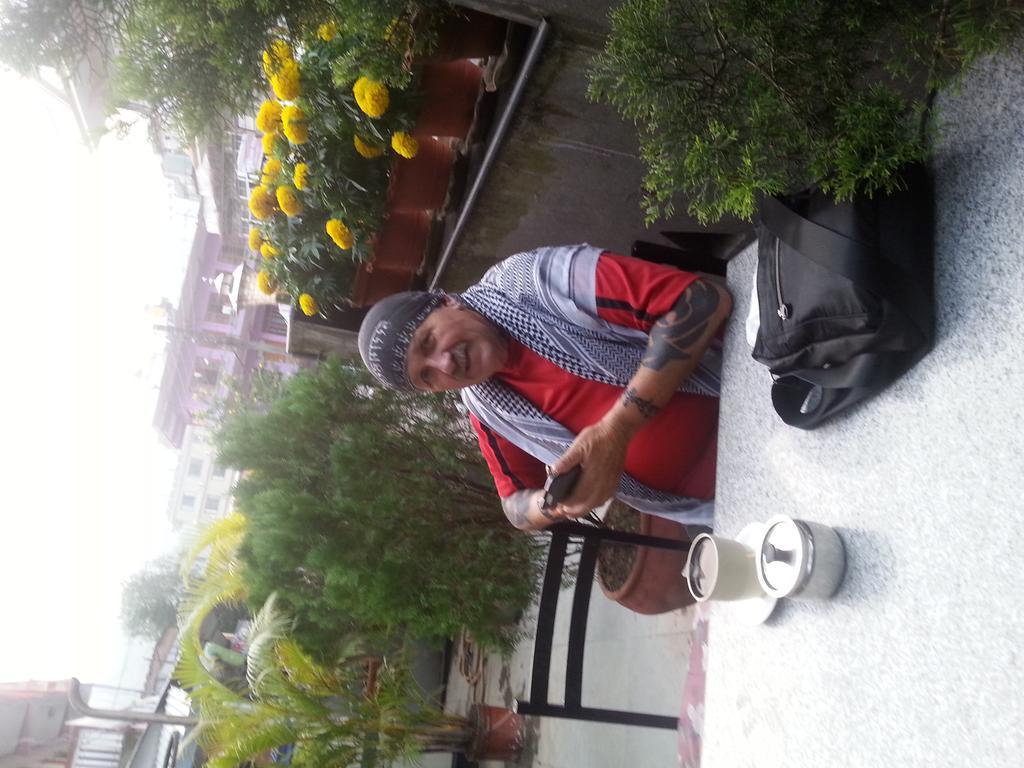 Hotel Village Inn Pokhara Buitenkant foto