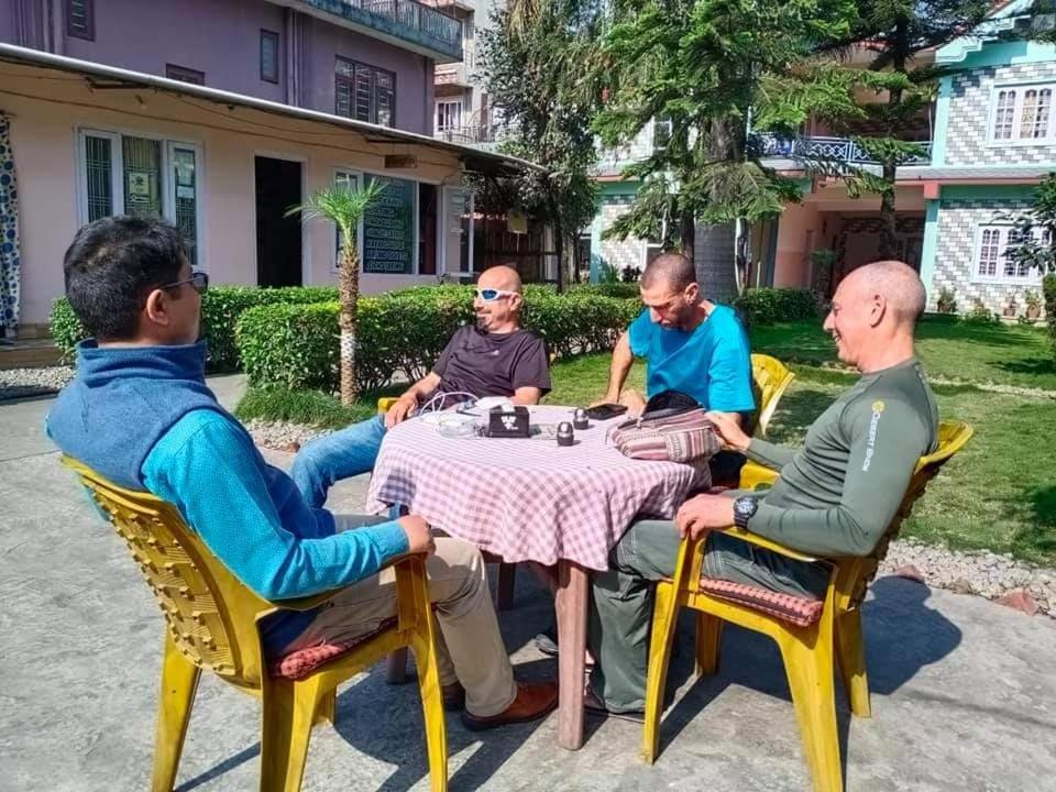 Hotel Village Inn Pokhara Buitenkant foto