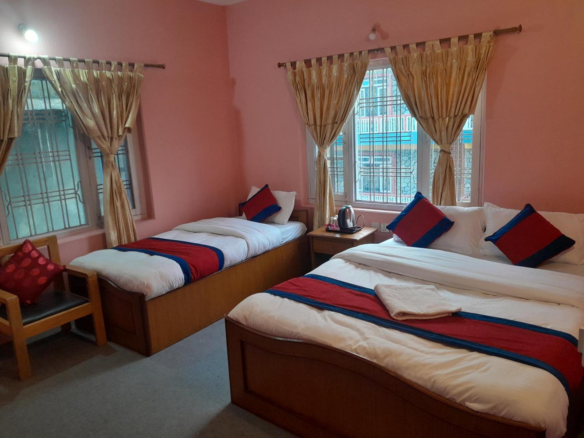 Hotel Village Inn Pokhara Buitenkant foto