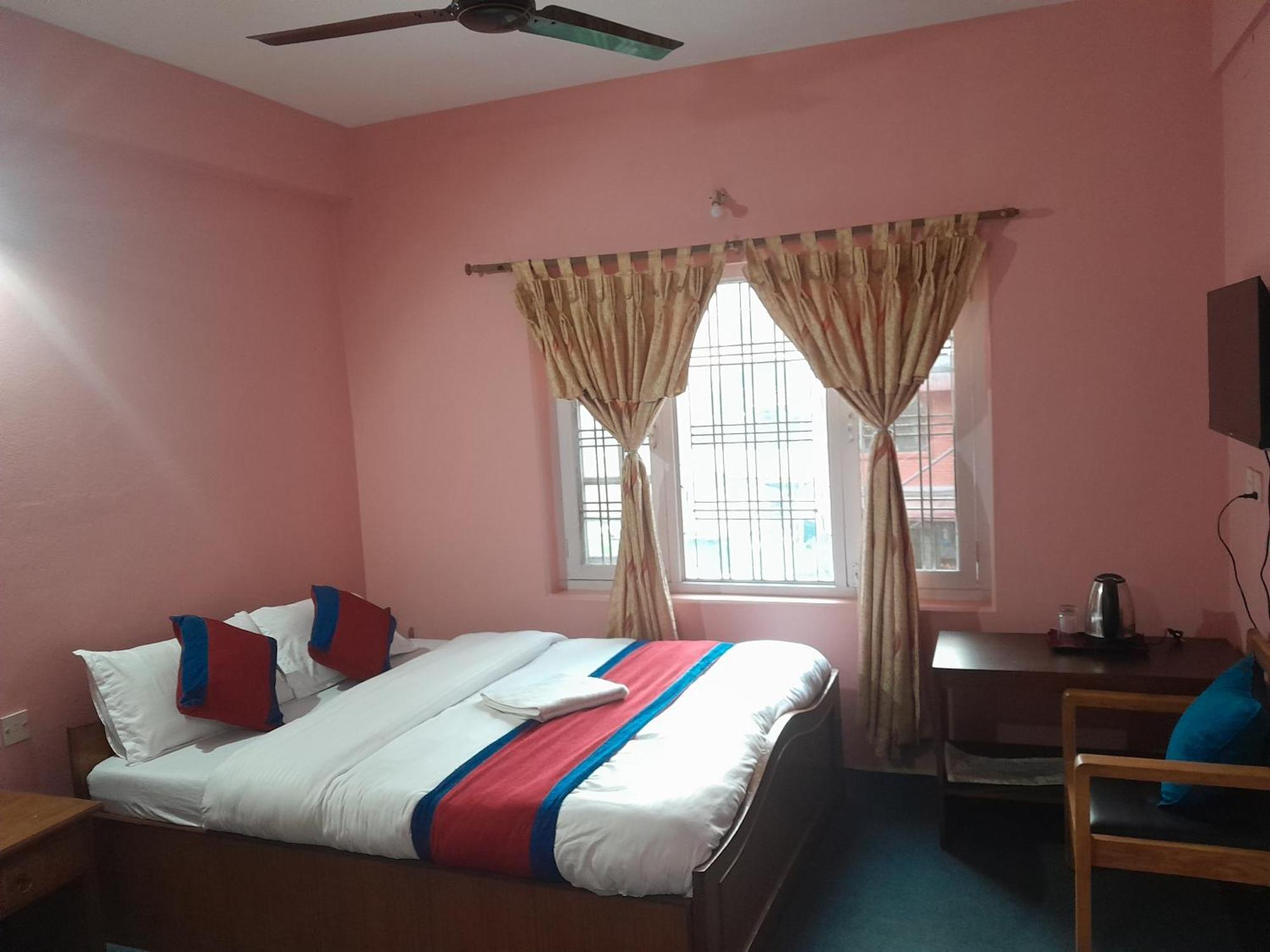 Hotel Village Inn Pokhara Buitenkant foto