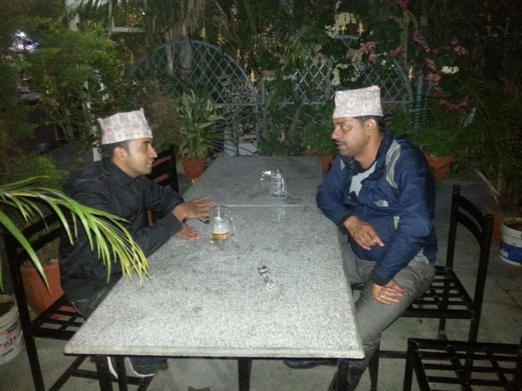 Hotel Village Inn Pokhara Buitenkant foto