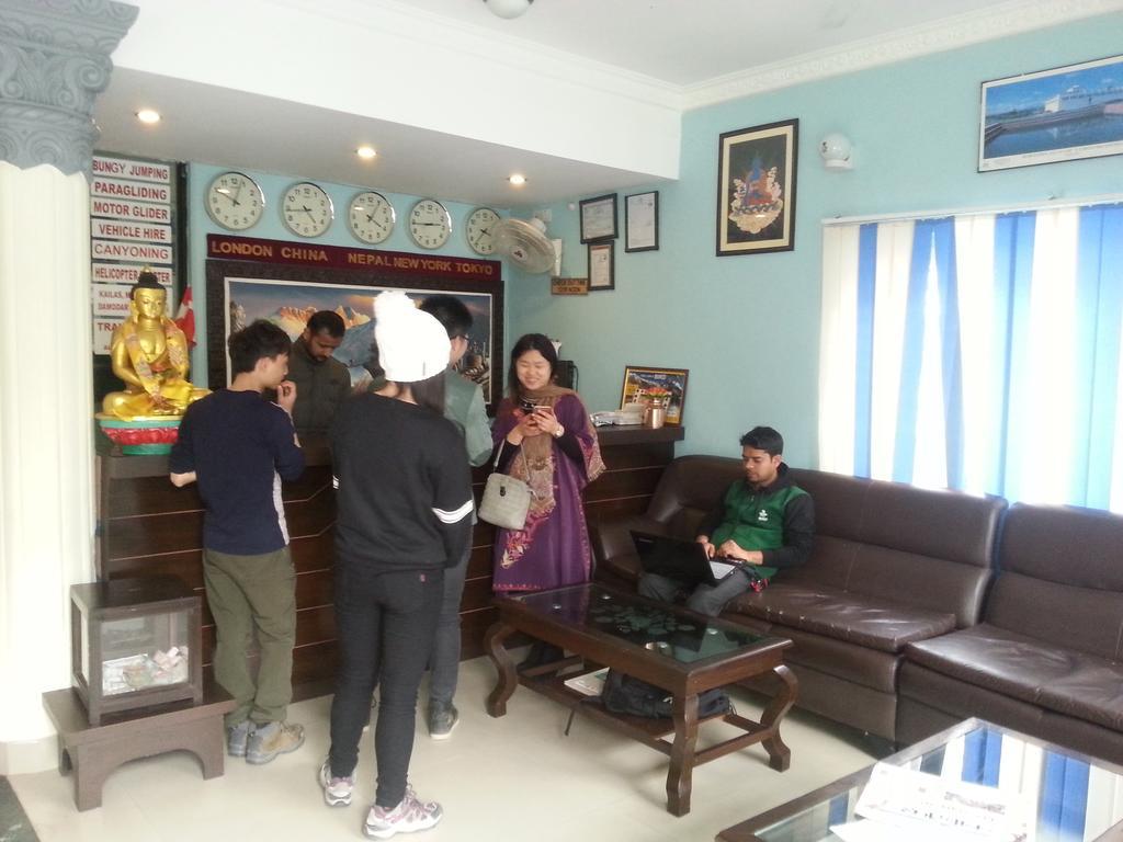 Hotel Village Inn Pokhara Buitenkant foto